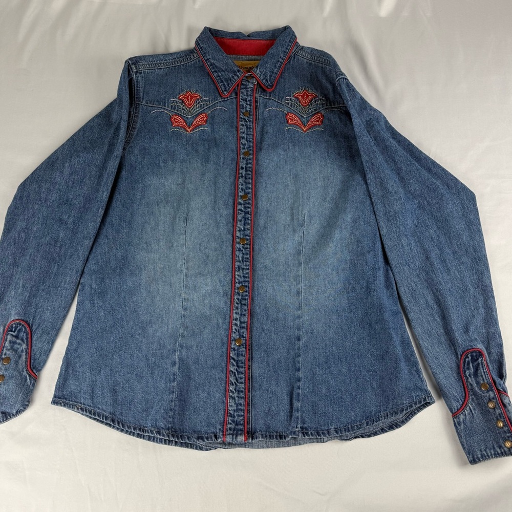 Wrangler Blue Embroidered Denim Shirt Western Vintage (Rare)